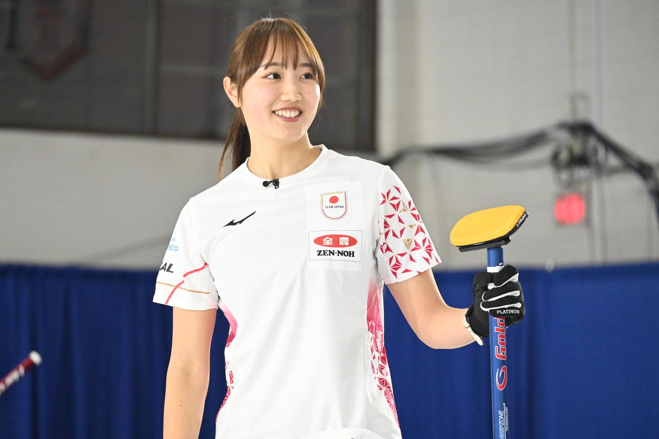 笑顔を見せる小林未奈（撮影・飯岡大暉）