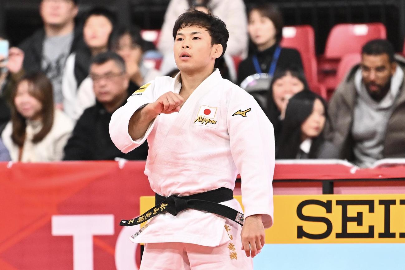 男子60キロ越級1回戦に臨む永山（撮影・滝沢徹郎）