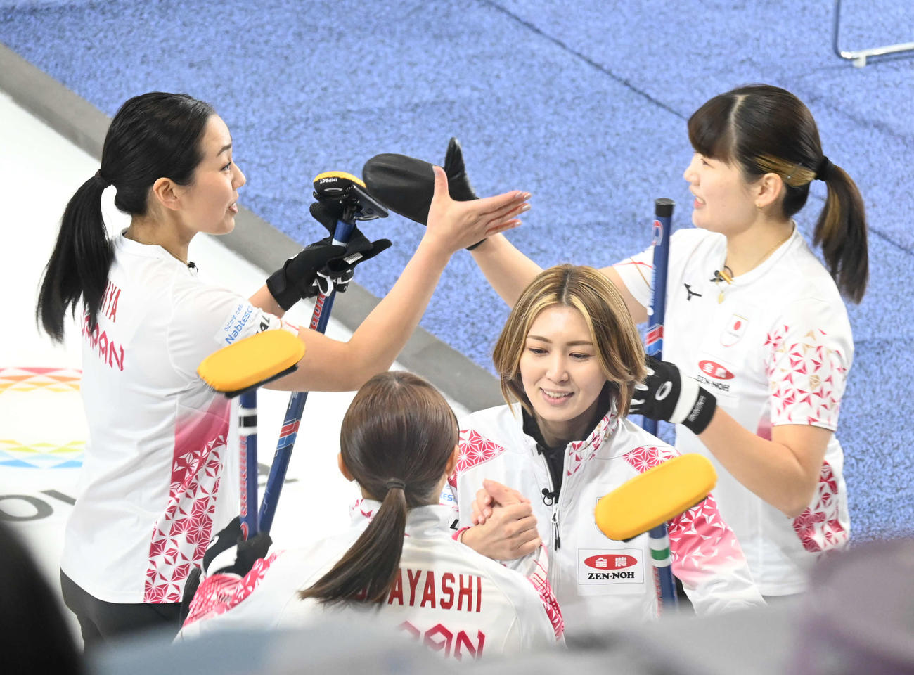 オーストラリアに勝利し喜ぶ女子日本代表フォルティウス（撮影・飯岡大暉）