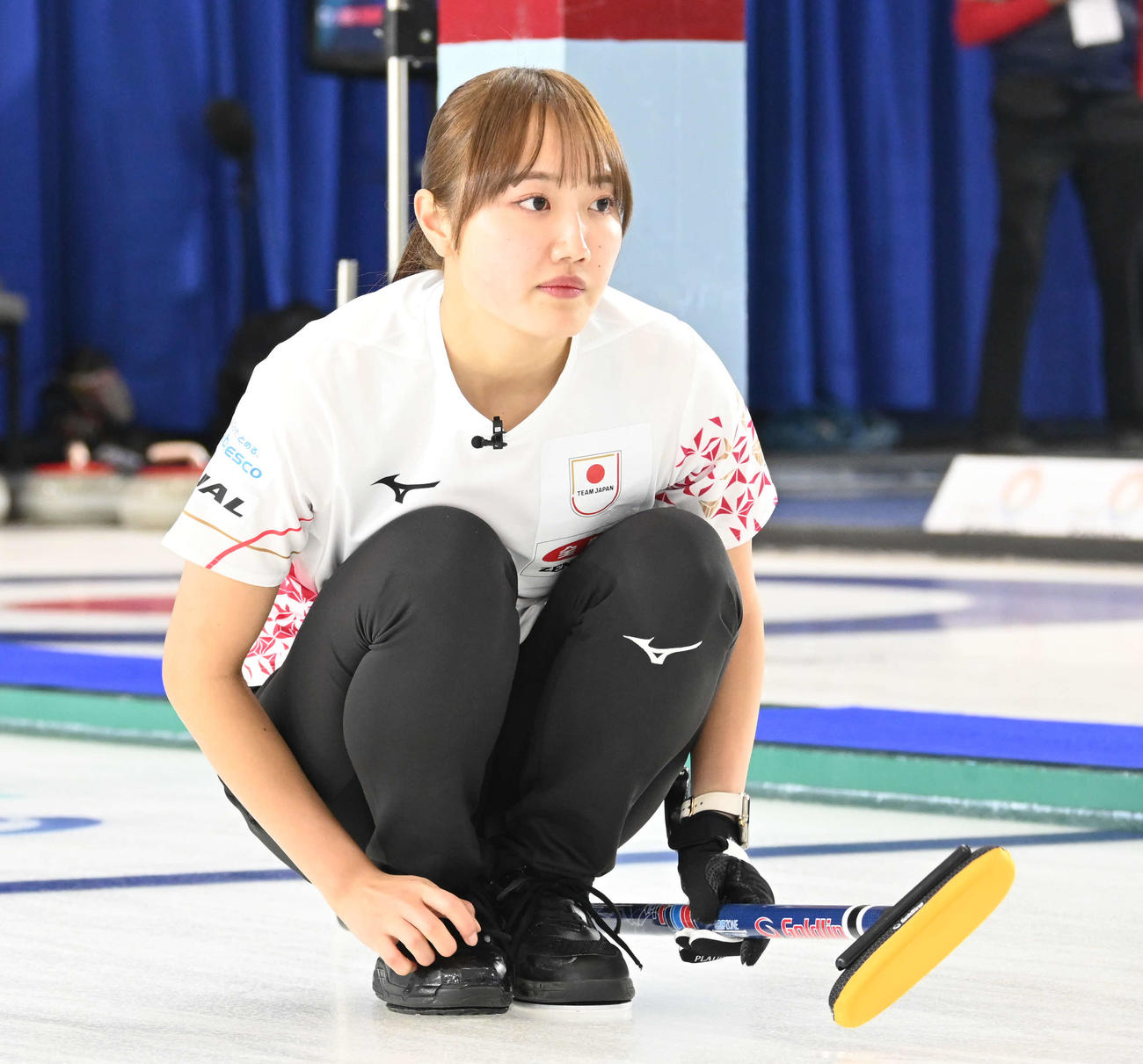 投球後の小林未奈（撮影・飯岡大暉）