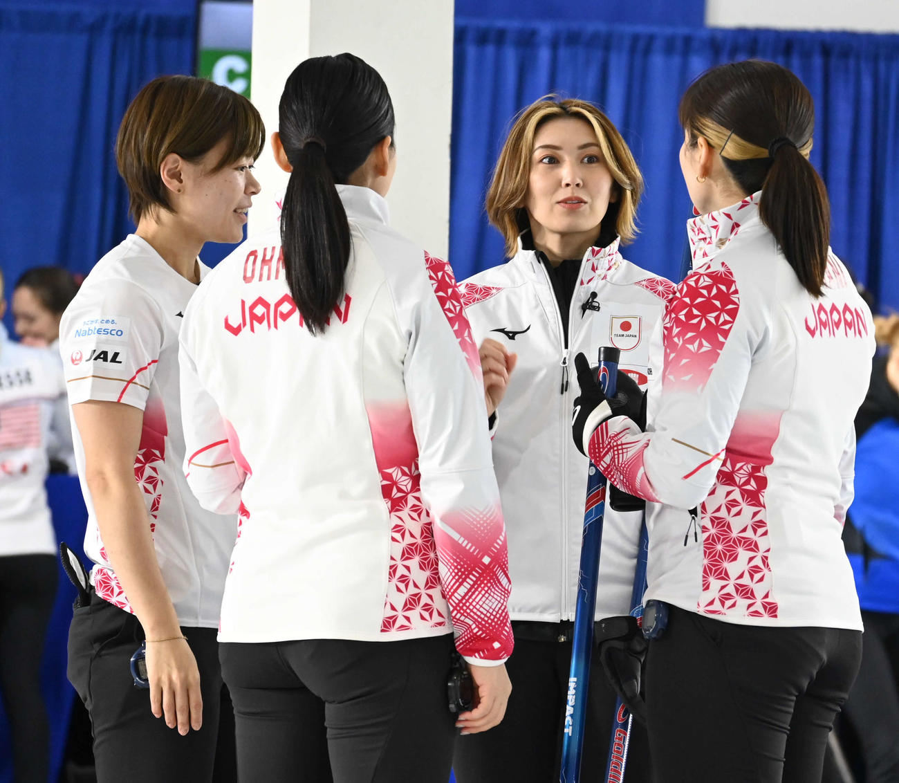 試合前に円陣を組む女子日本代表フォルティウス（撮影・飯岡大暉）