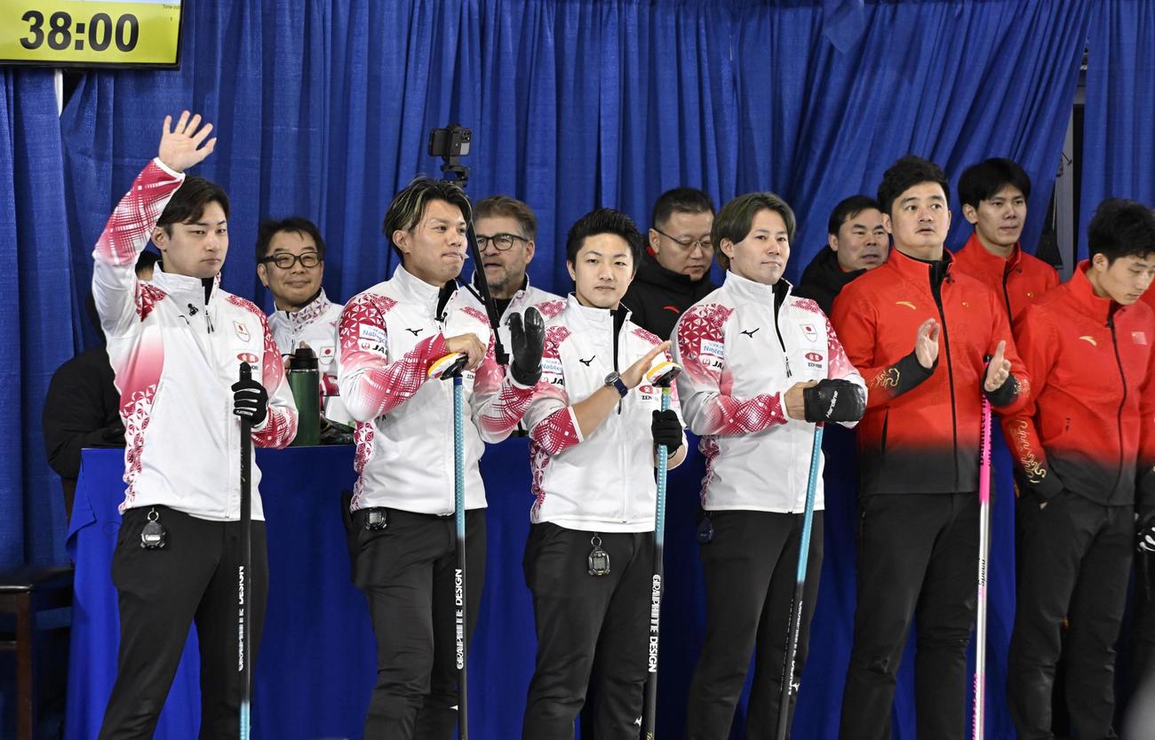 男子プレーオフの中国戦に臨む（左から）柳沢、山口、山本、小泉＝ケロウナ（共同）