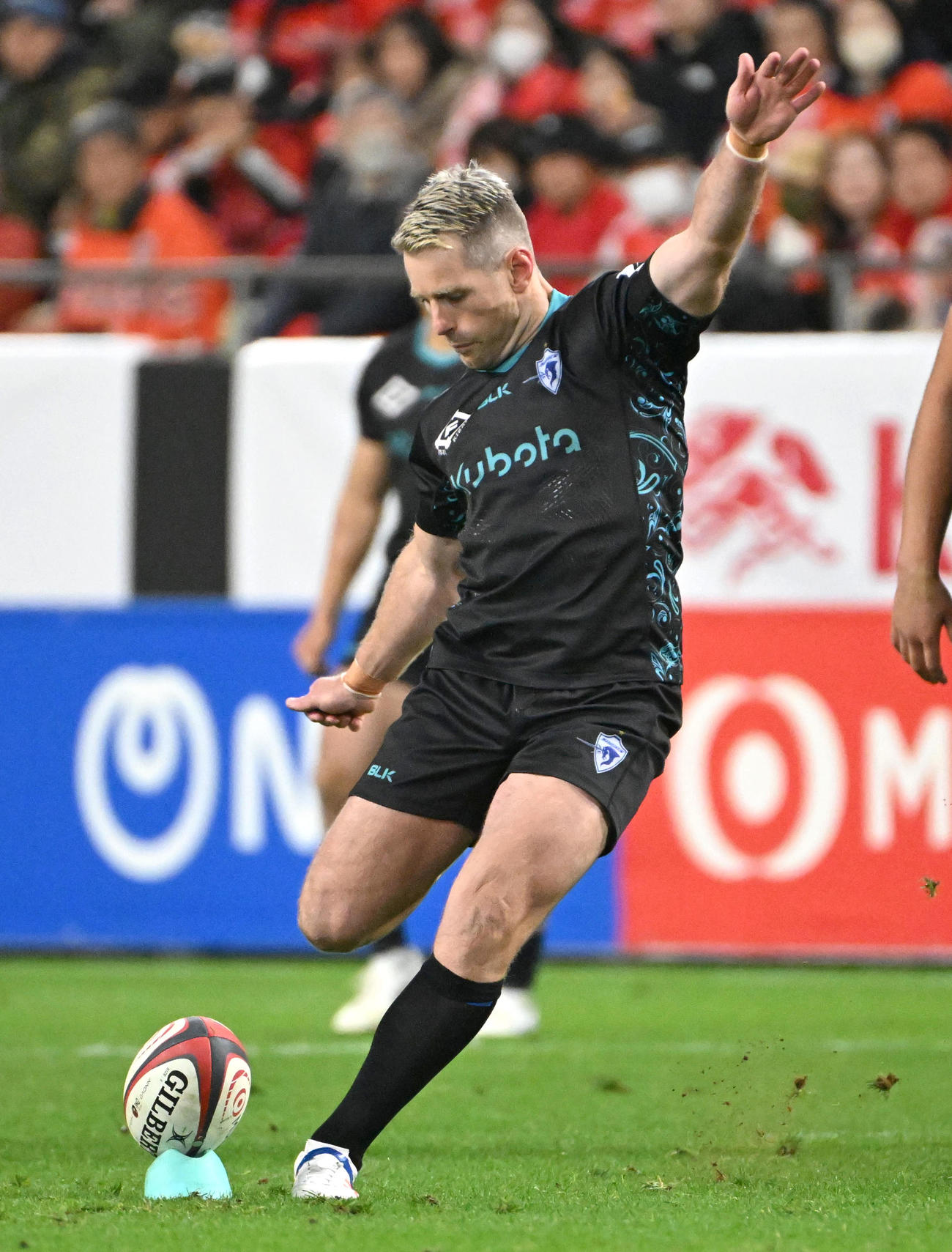 神戸対東京ベイ　後半、ペナルティーゴールを決める東京ベイバーナード・フォーリー（撮影・石井愛子）