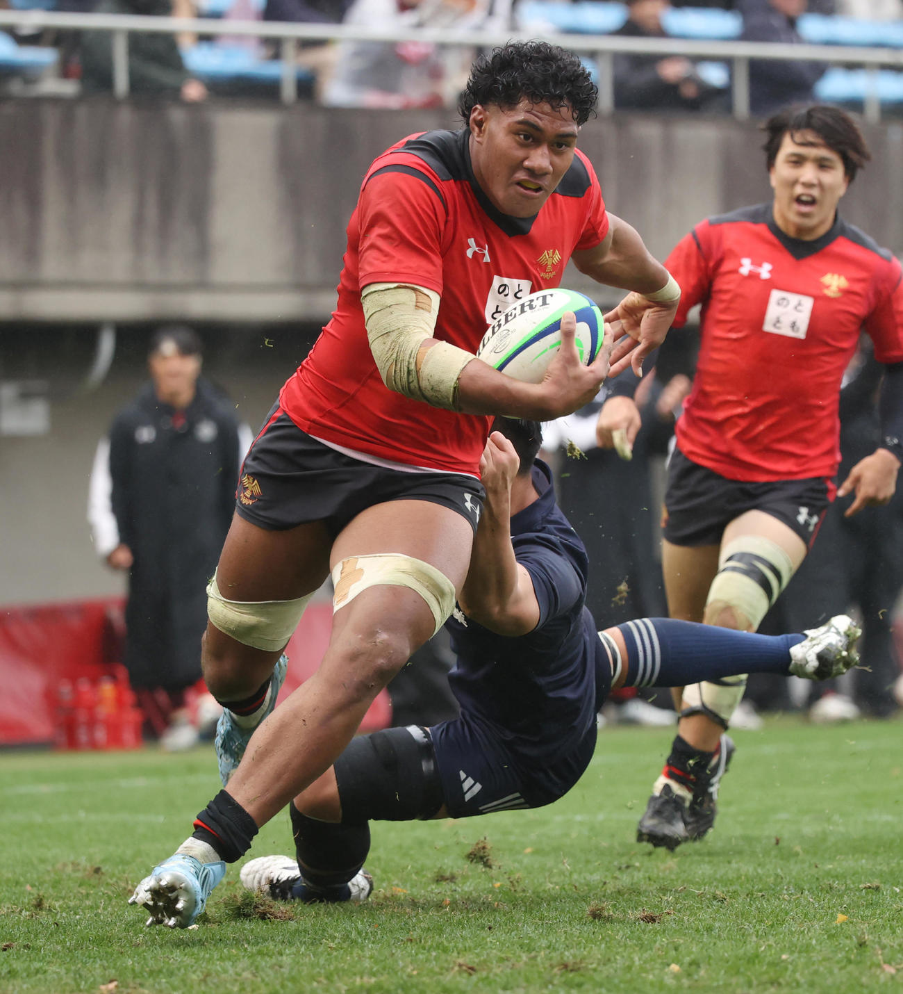 帝京大対東洋大　後半、帝京大アントニオ・フィシプナはトライを決める（撮影・柴田隆二）