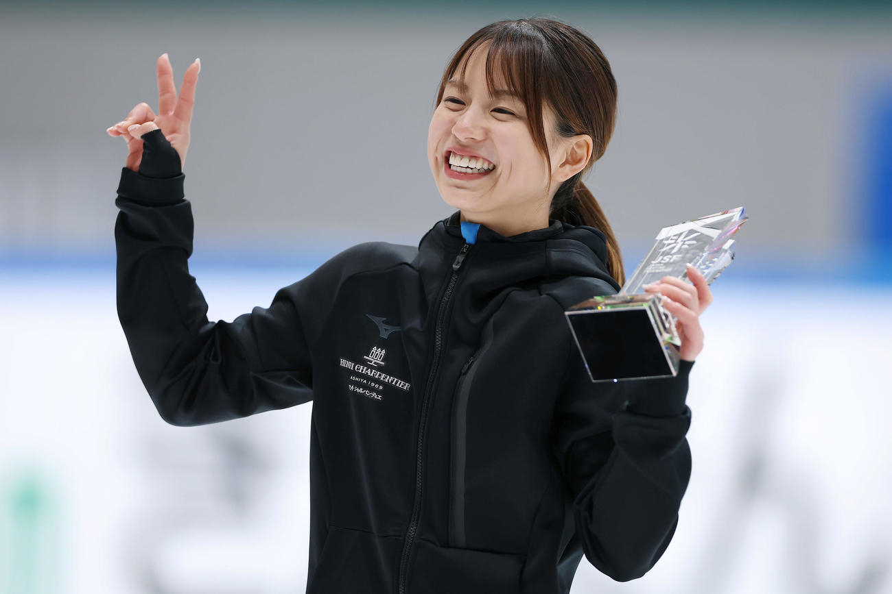 ショートトラック女子500、1000、1500メートルで3冠を達成した長森（撮影・前田充）