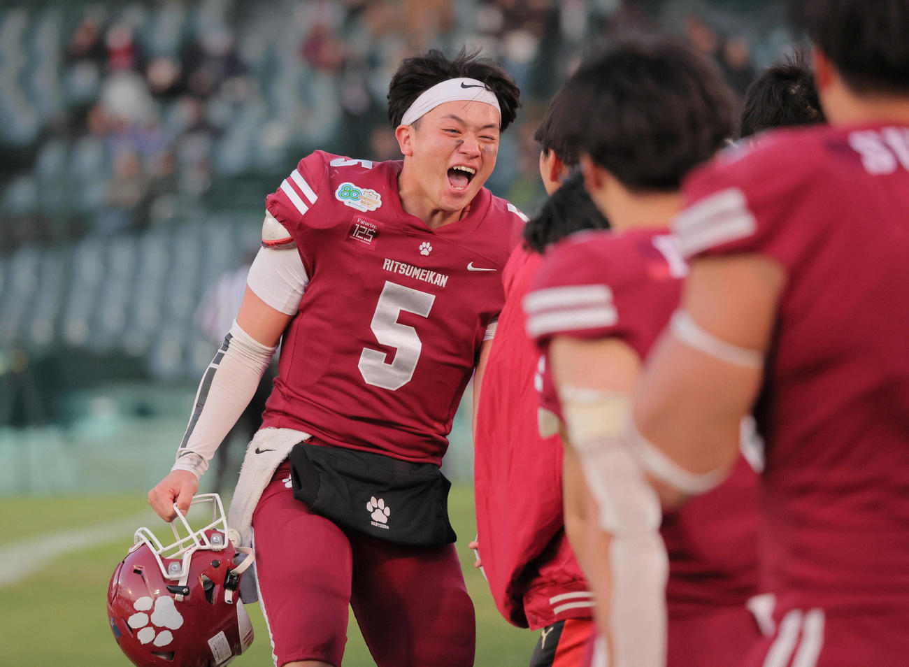 関学大対立命大　甲子園ボウルを制して喜ぶ立命大QB竹田剛（撮影・宮崎幸一)