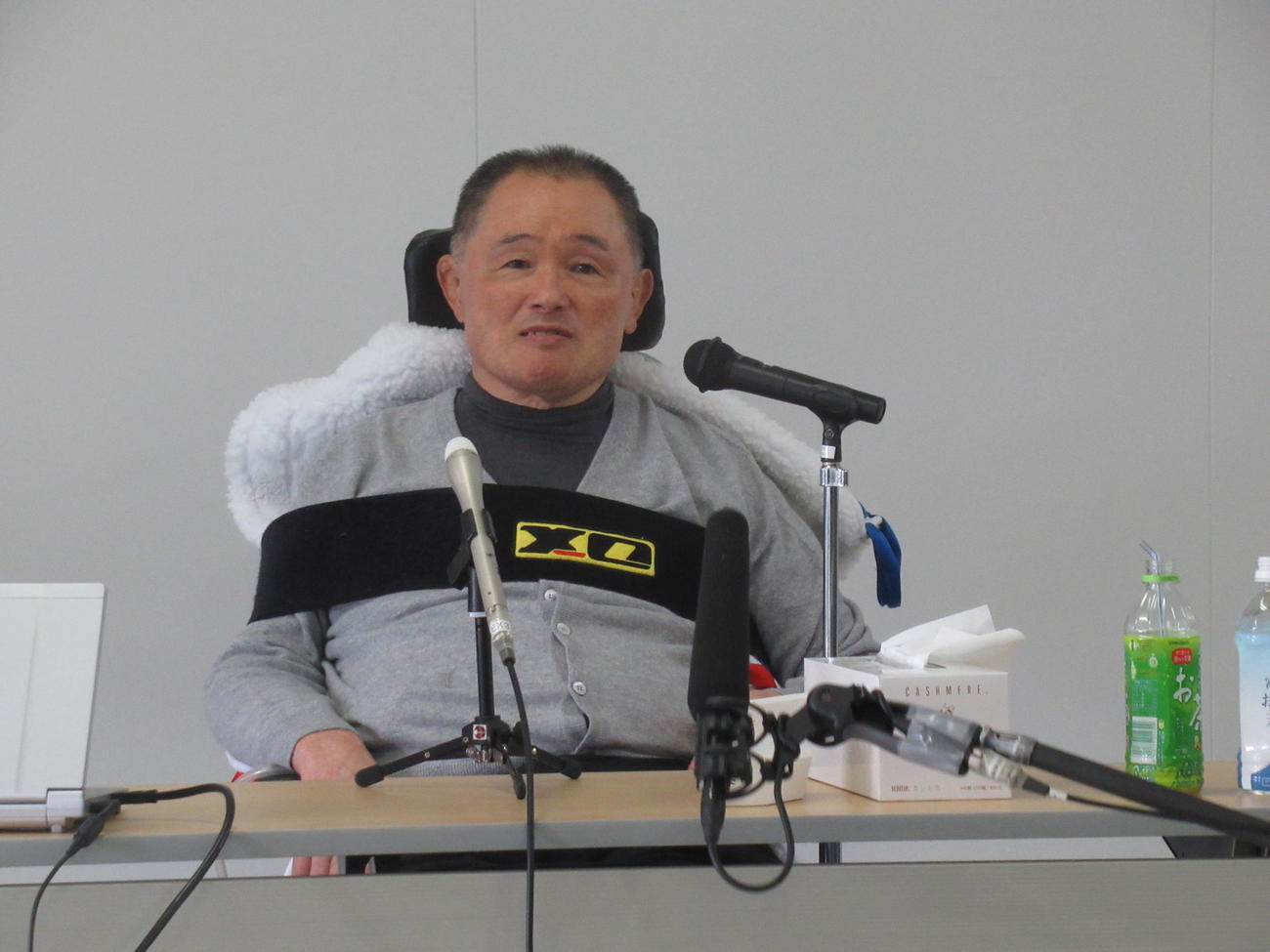 東海大で会見を行った山下泰裕氏（撮影・益田一弘）＝2025年12月18日、神奈川・平塚市内