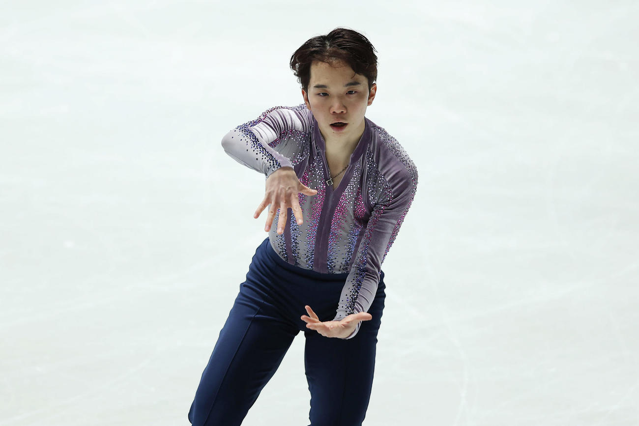 男子SPで演技する友野（撮影・前田充）