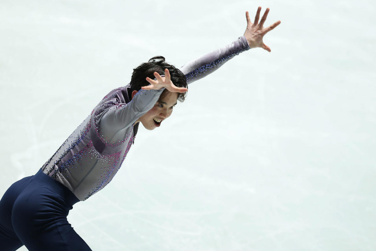 男子SPで演技する友野（撮影・前田充）