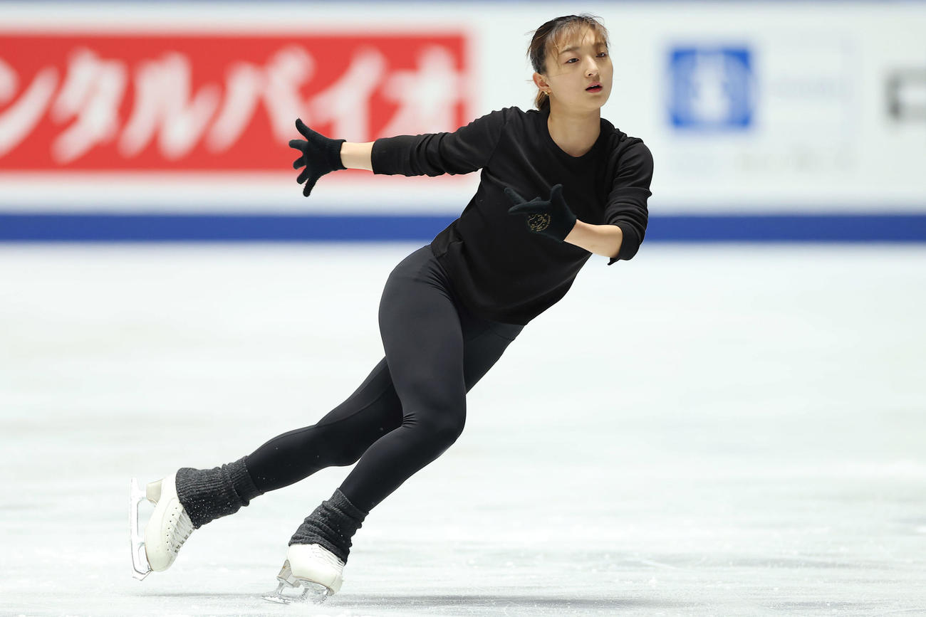 女子フリーに向け調整する坂本（撮影・前田充）