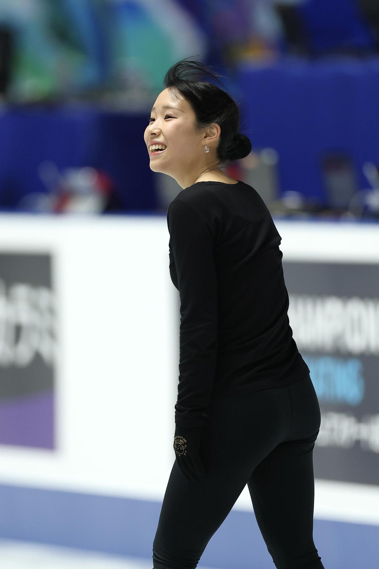 女子フリーに向け笑顔で練習に臨む三原（撮影・前田充）