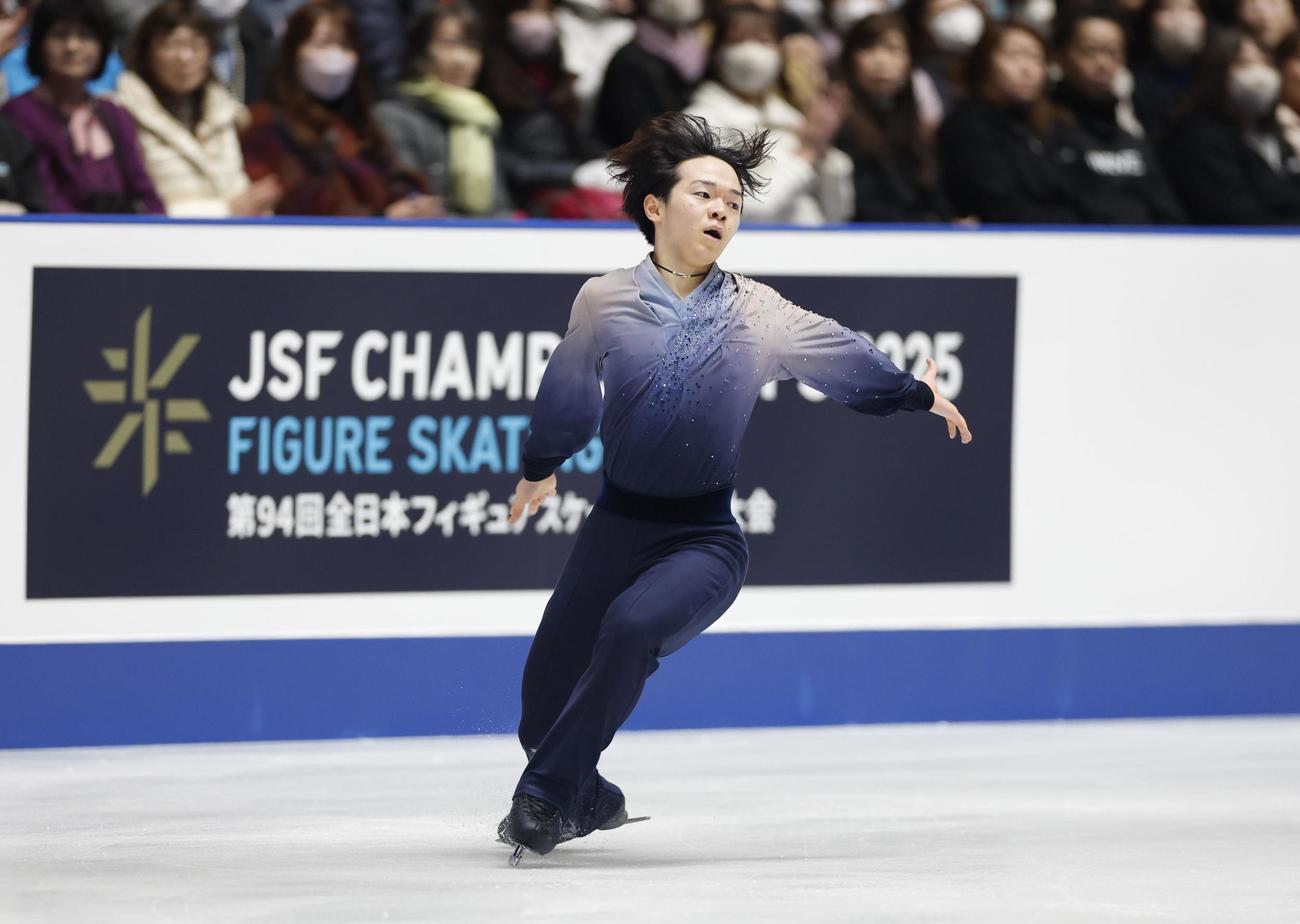 男子フリー　演技する鍵山優真＝国立代々木競技場（共同）