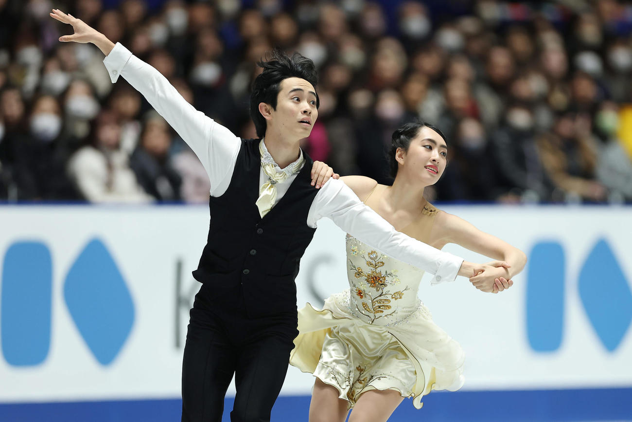 フリーダンスで演技する櫛田（右）、島田組（撮影・前田充）