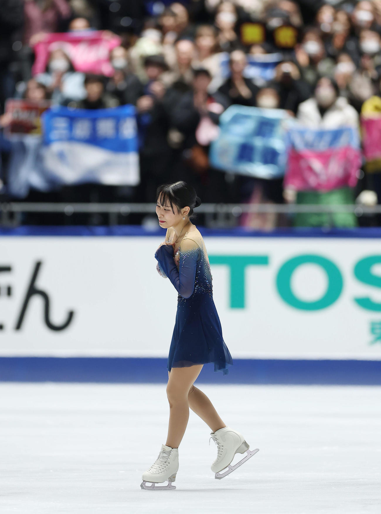 女子フリーの演技を終え感極まる三原（撮影・前田充）