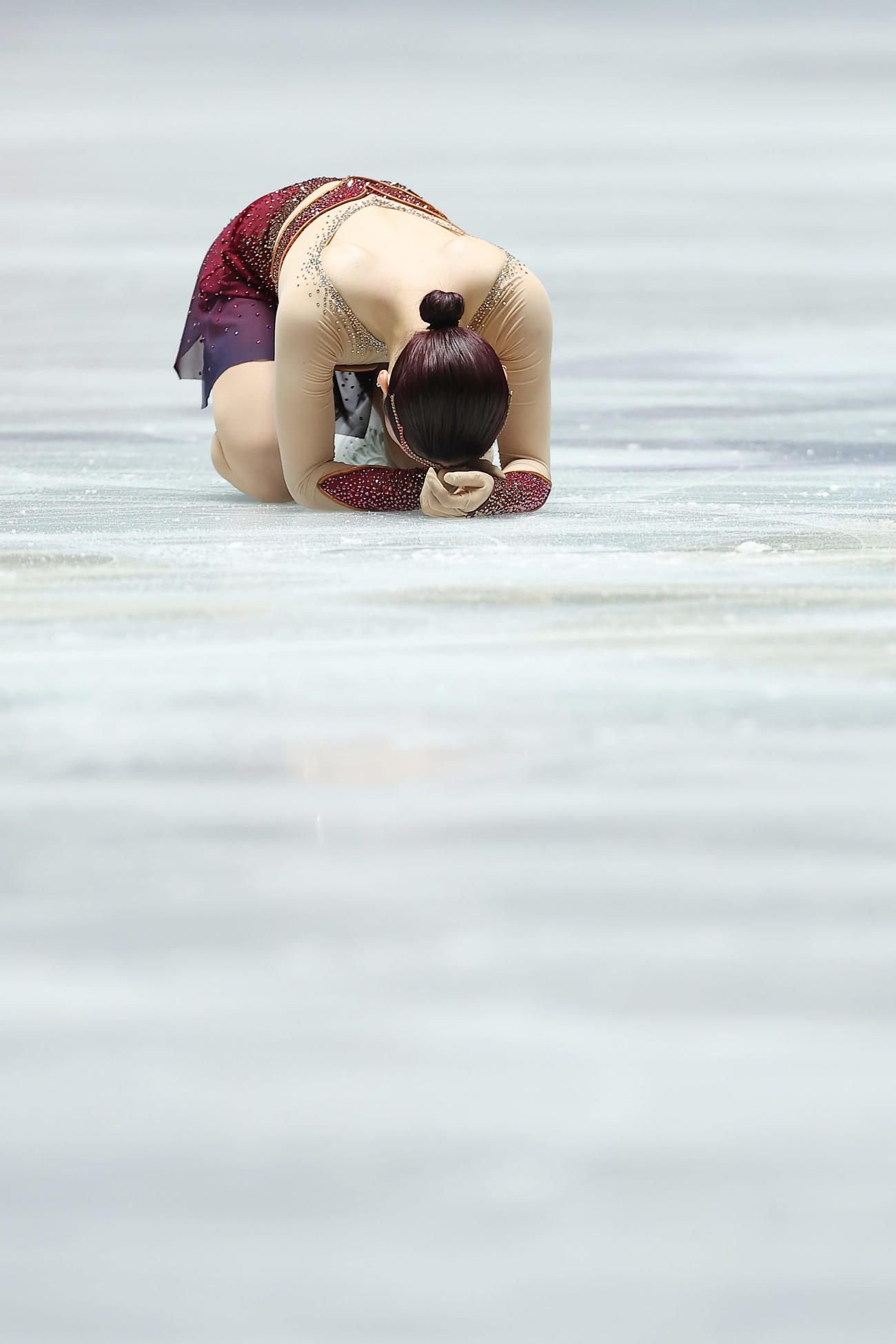 女子フリーの演技を終えうずくまる樋口（撮影・前田充）