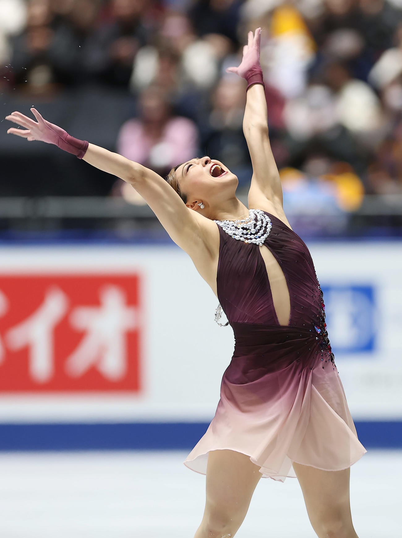 女子フリーで演技する坂本（撮影・前田充）
