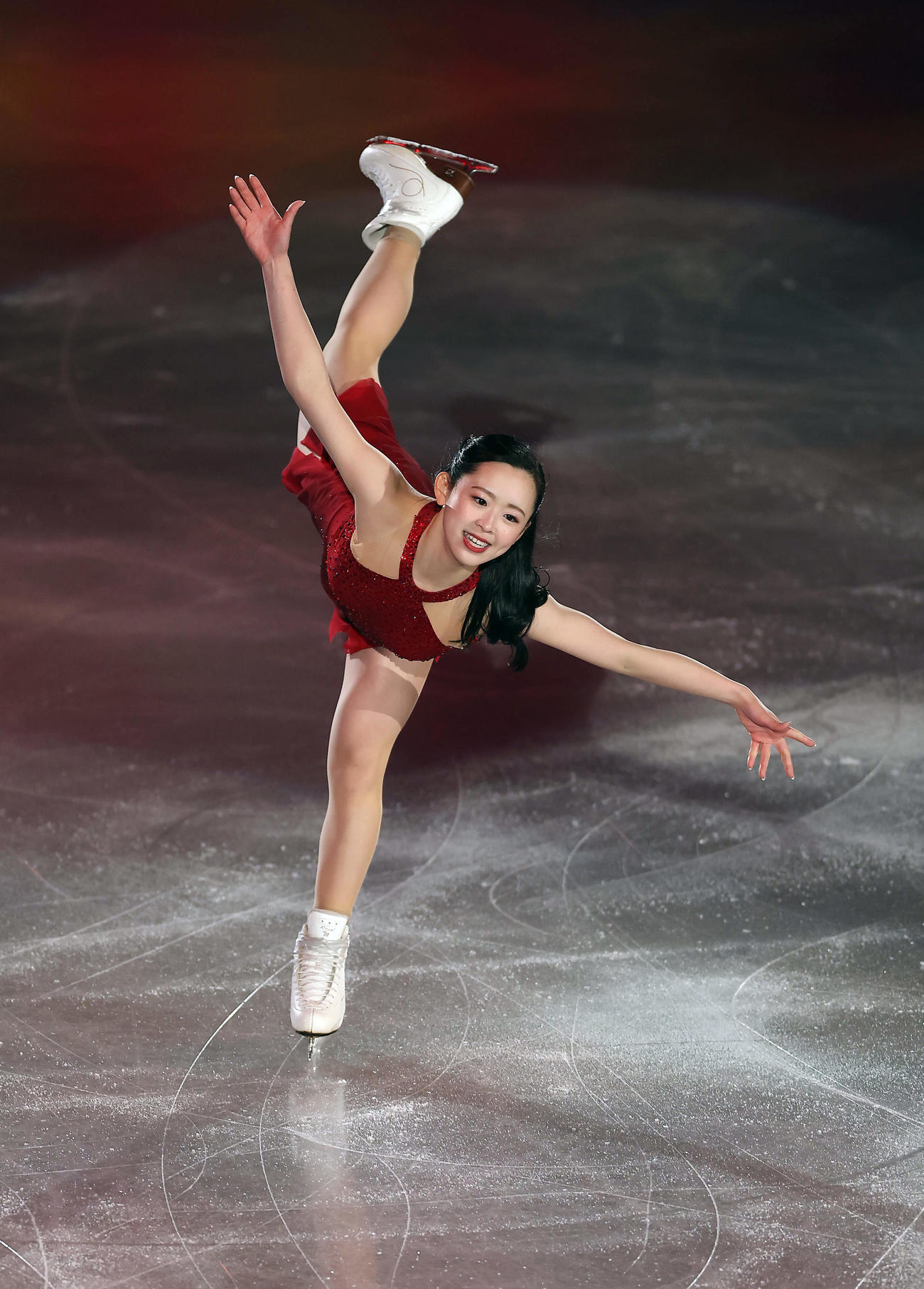 華麗な演技を披露する青木祐奈（撮影・前田充）