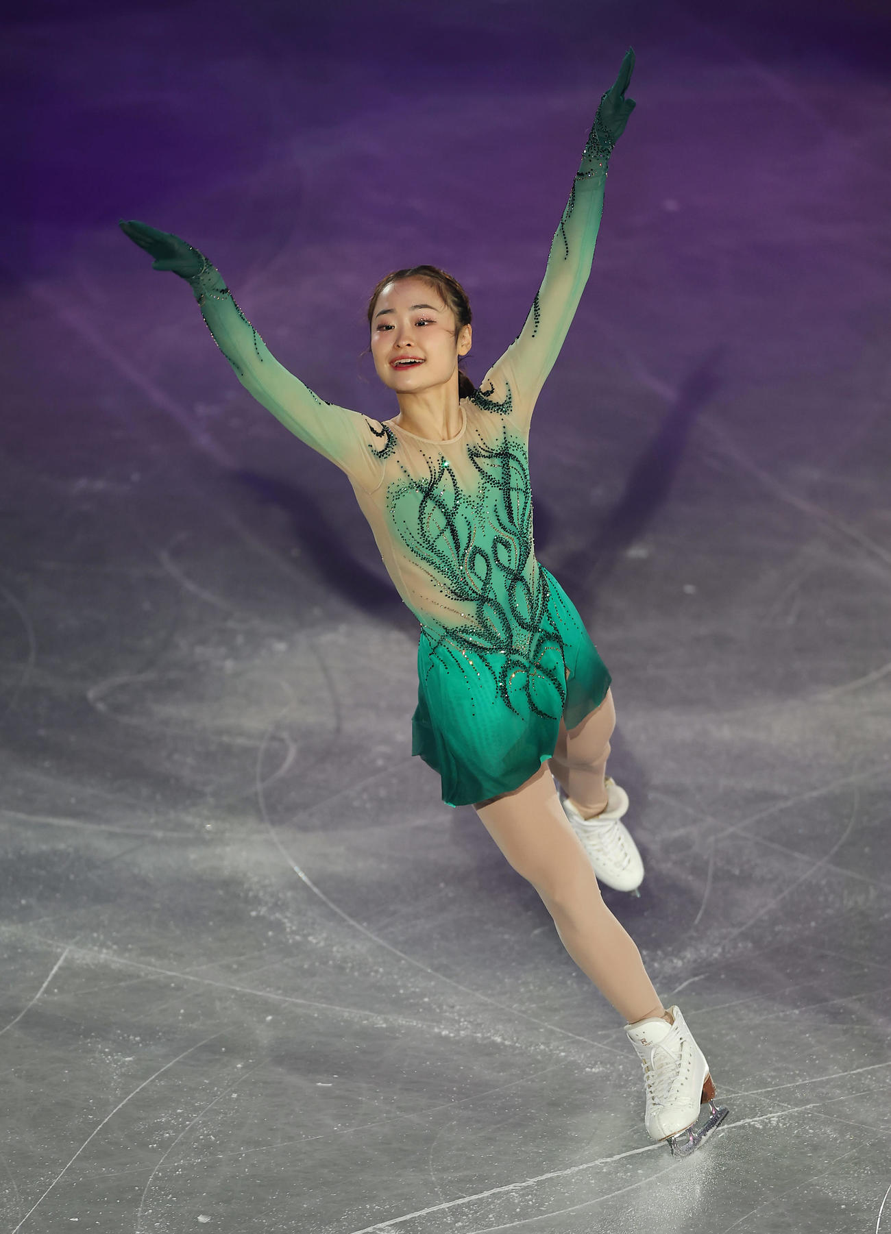 華麗な演技を披露する島田麻央（撮影・前田充）