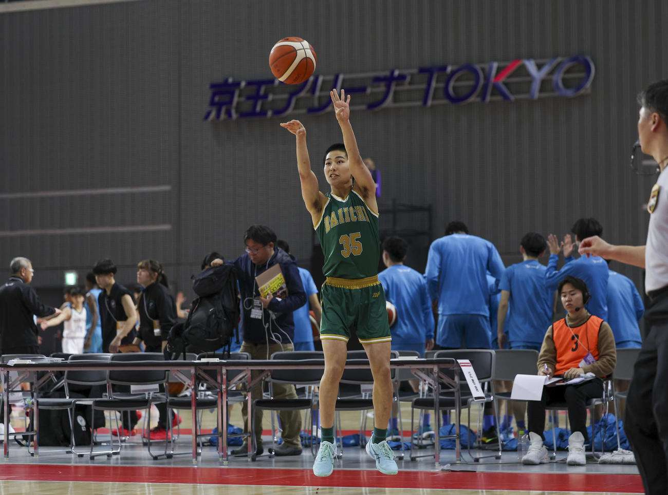 四日市メリノール学院対福岡第一　1Q、シュートを放つ福岡第一・宮本耀（撮影・増田悦実）