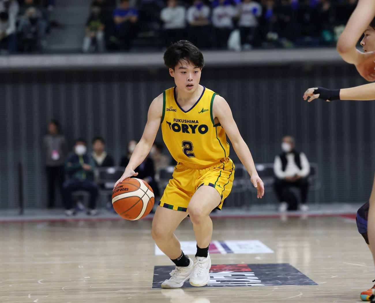 初芝橋本対福島東稜　1Q、ドリブルで攻め込む福島東稜・関山（撮影・増田悦実）