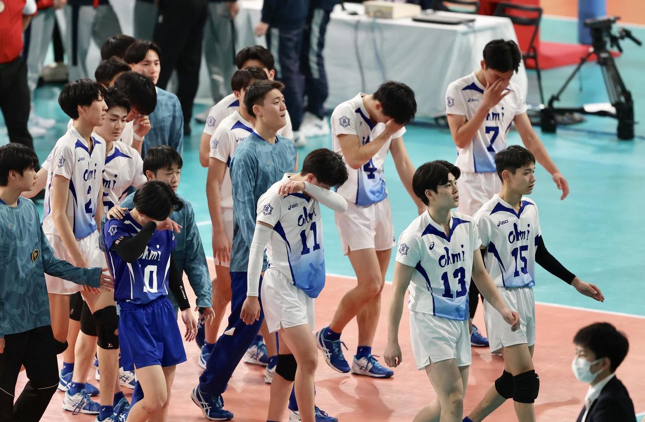 近江対川内商工　川内商工に敗れた近江（撮影・河田真司）