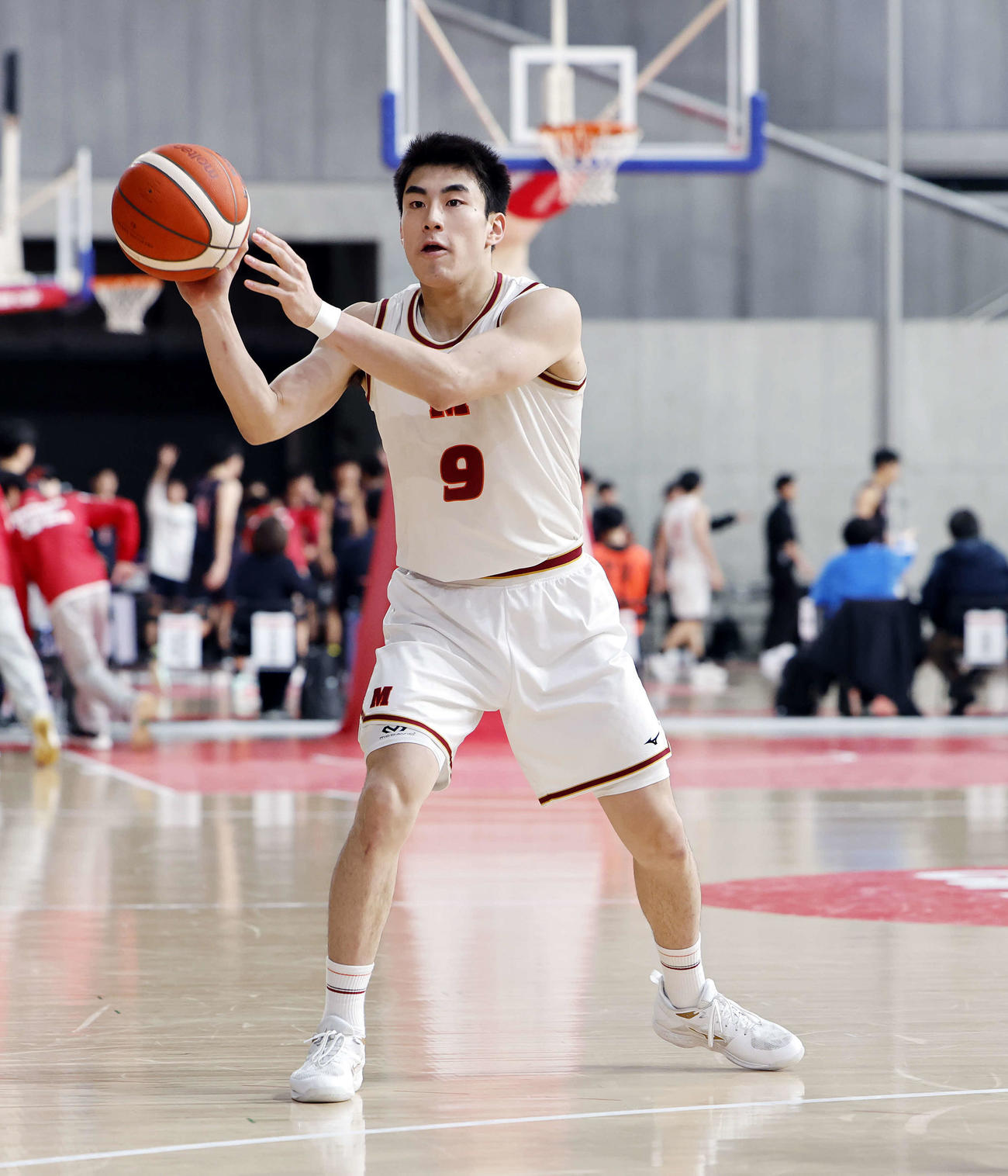 仙台大明成対帝京長岡　第1Q、パスを出す檜森（撮影・山本朝陽）