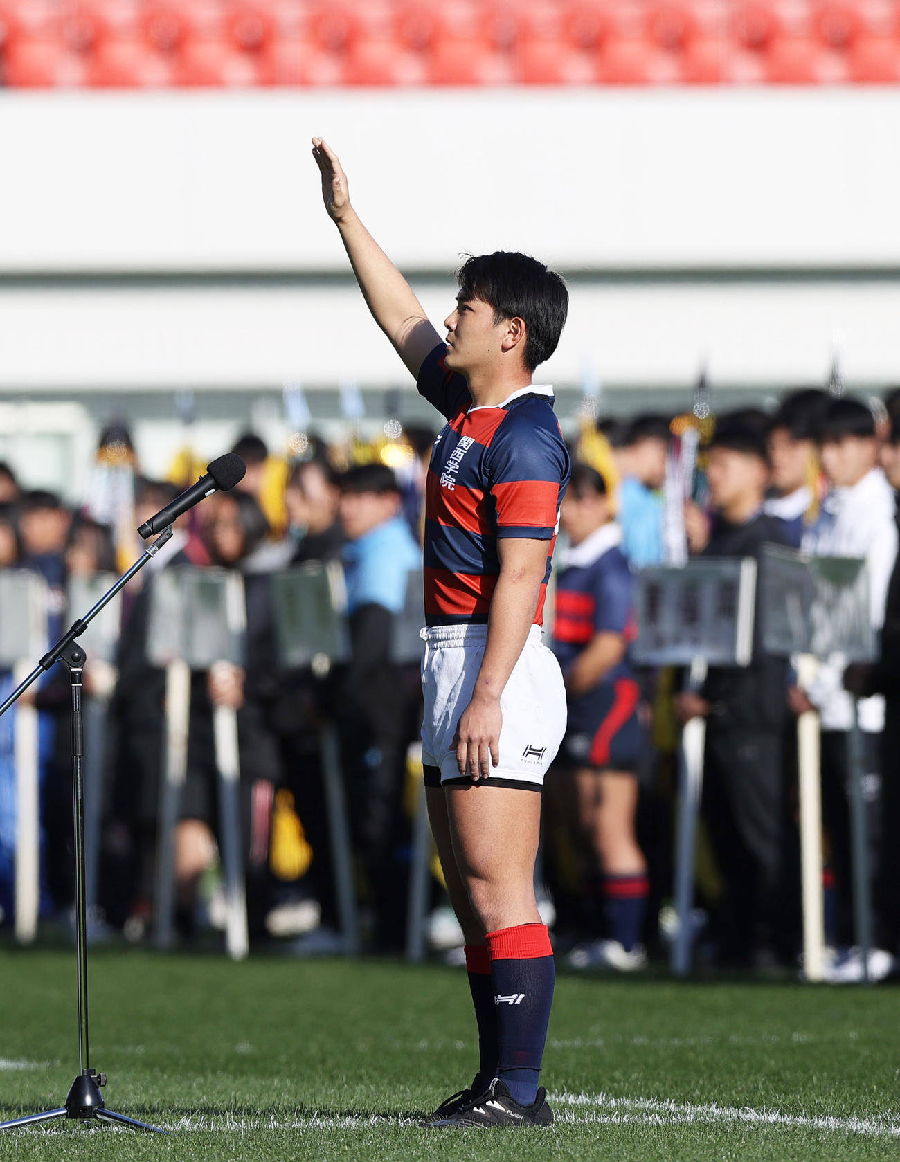 開会式で選手宣誓する関西学院の西浦主将（撮影・上山淳一）