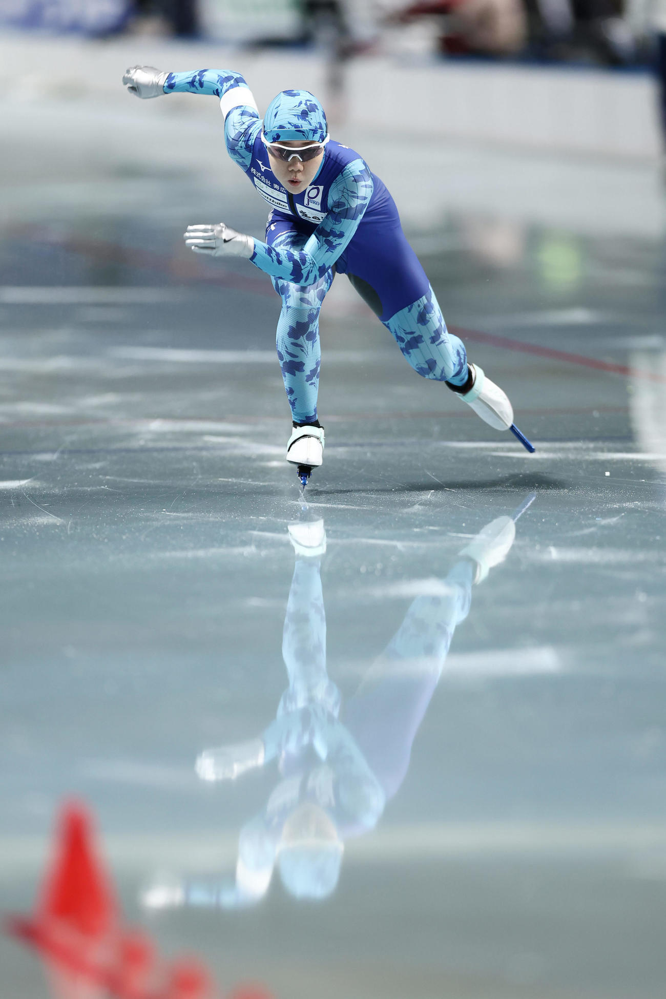女子1000メートルで滑走する吉田（撮影・前田充）