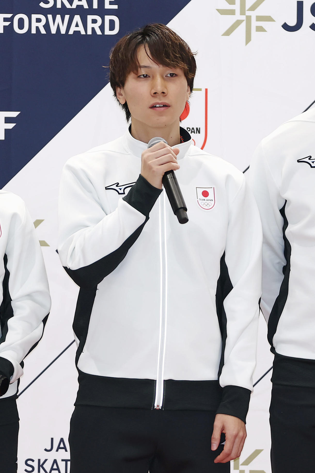 ミラノ・コルティナ五輪代表に選出され、あいさつする森重（撮影・前田充）