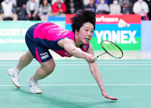 バドミントン】山口茜が“エース対決”で勝利…3年ぶり全日本V 19歳宮崎