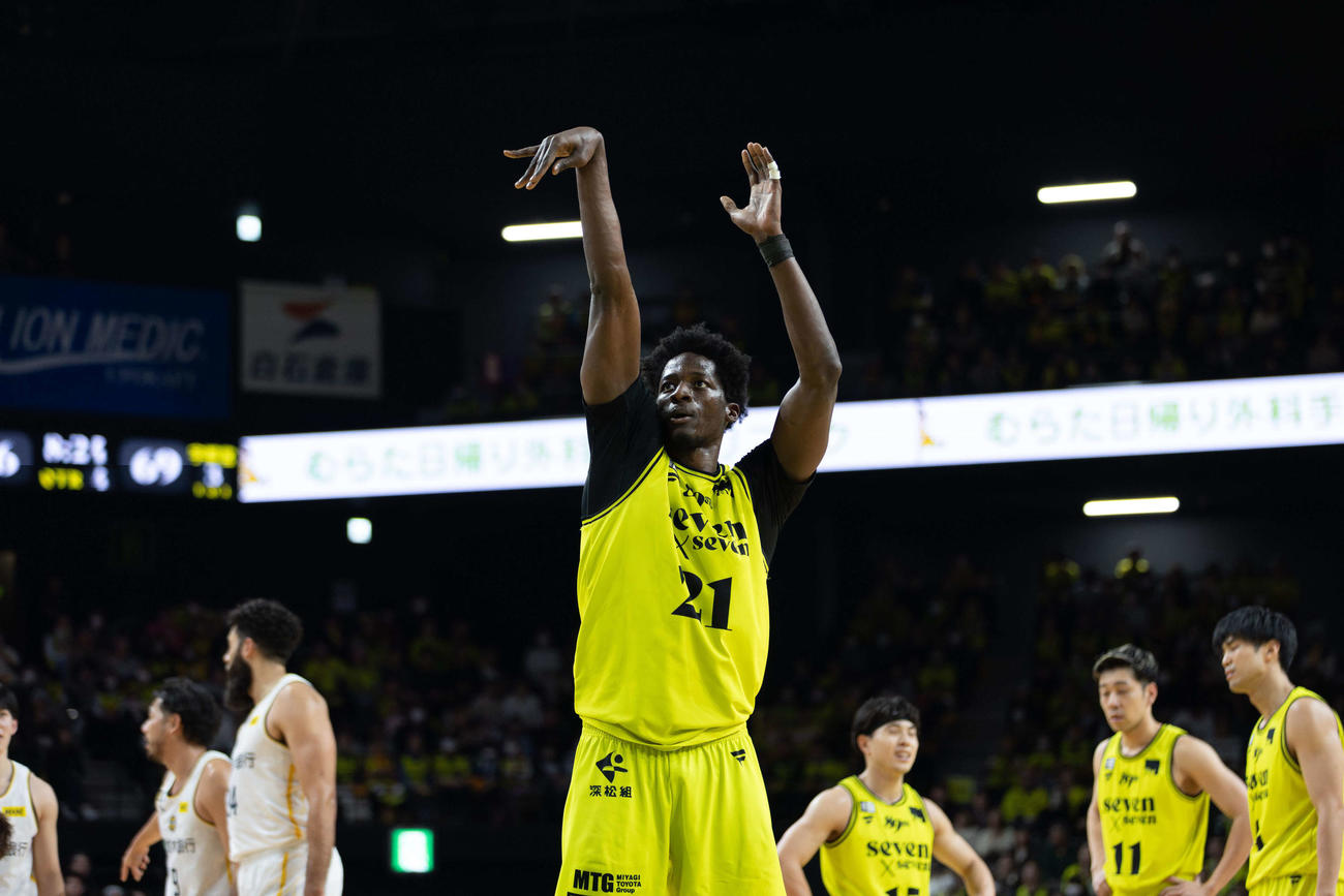 仙台対宇都宮　フリースローに臨む仙台トゥーレ（C）B.LEAGUE