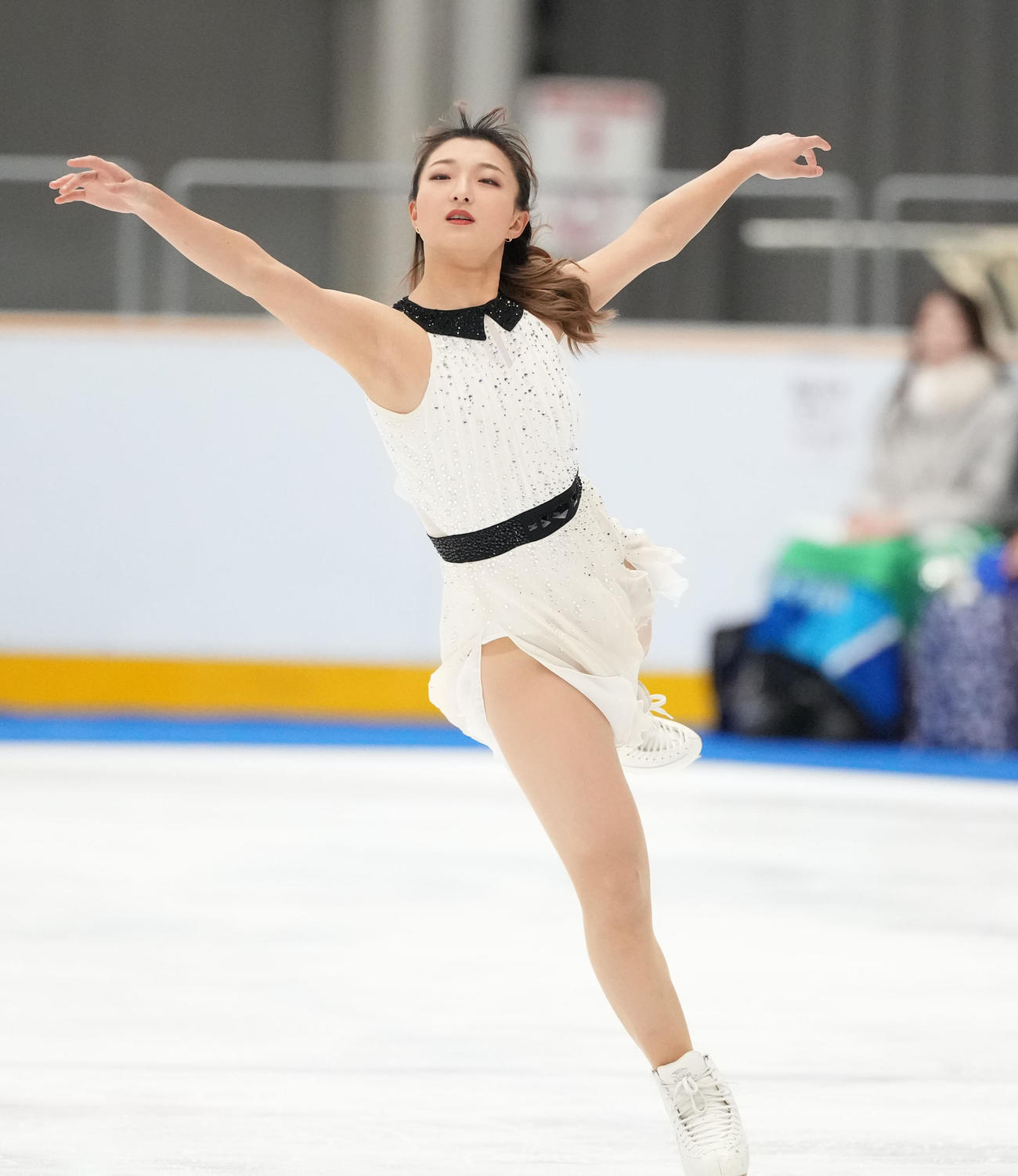 華麗な演技を披露する坂本（撮影・森本幸一）