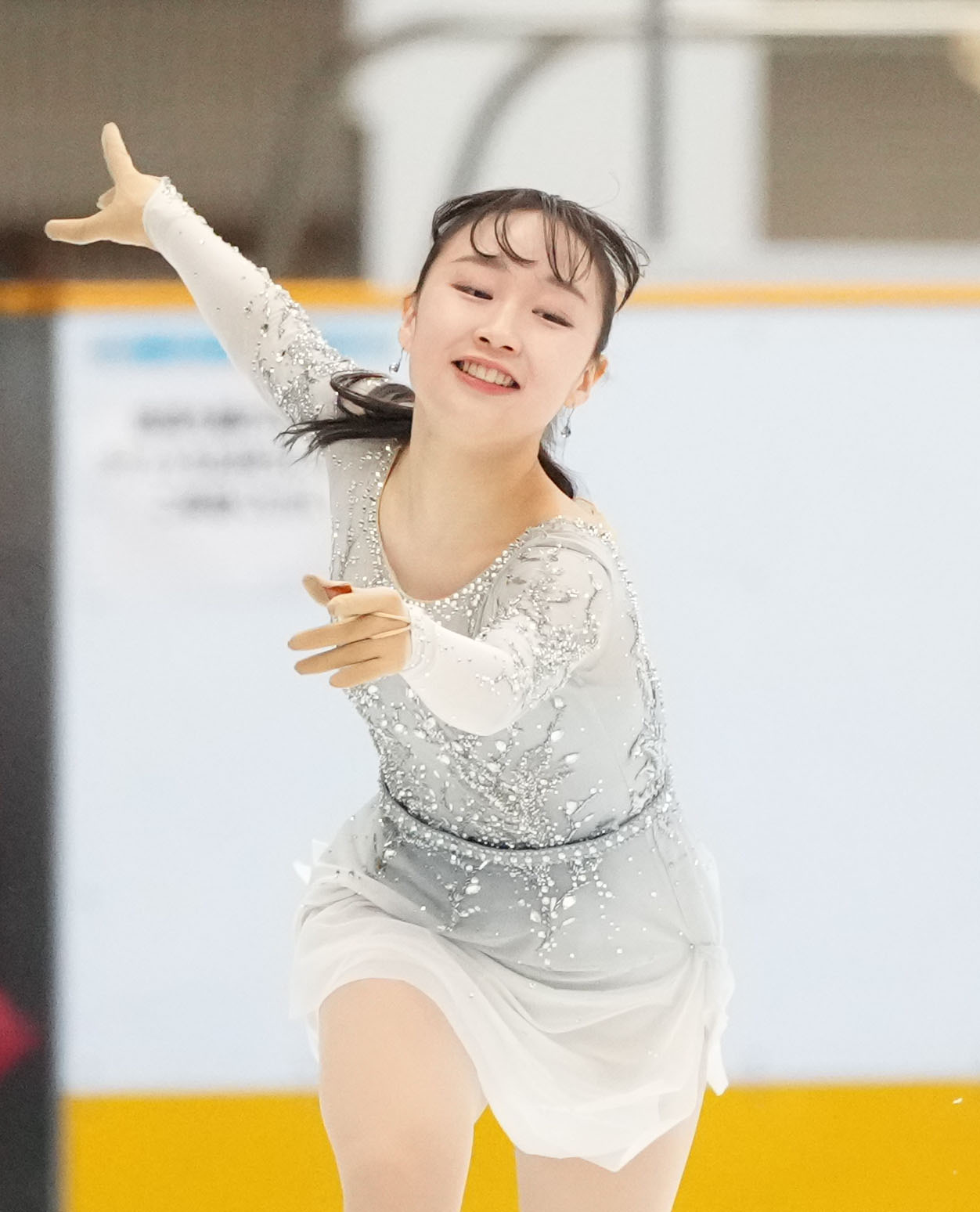 華麗な演技を披露する松生（撮影・森本幸一）