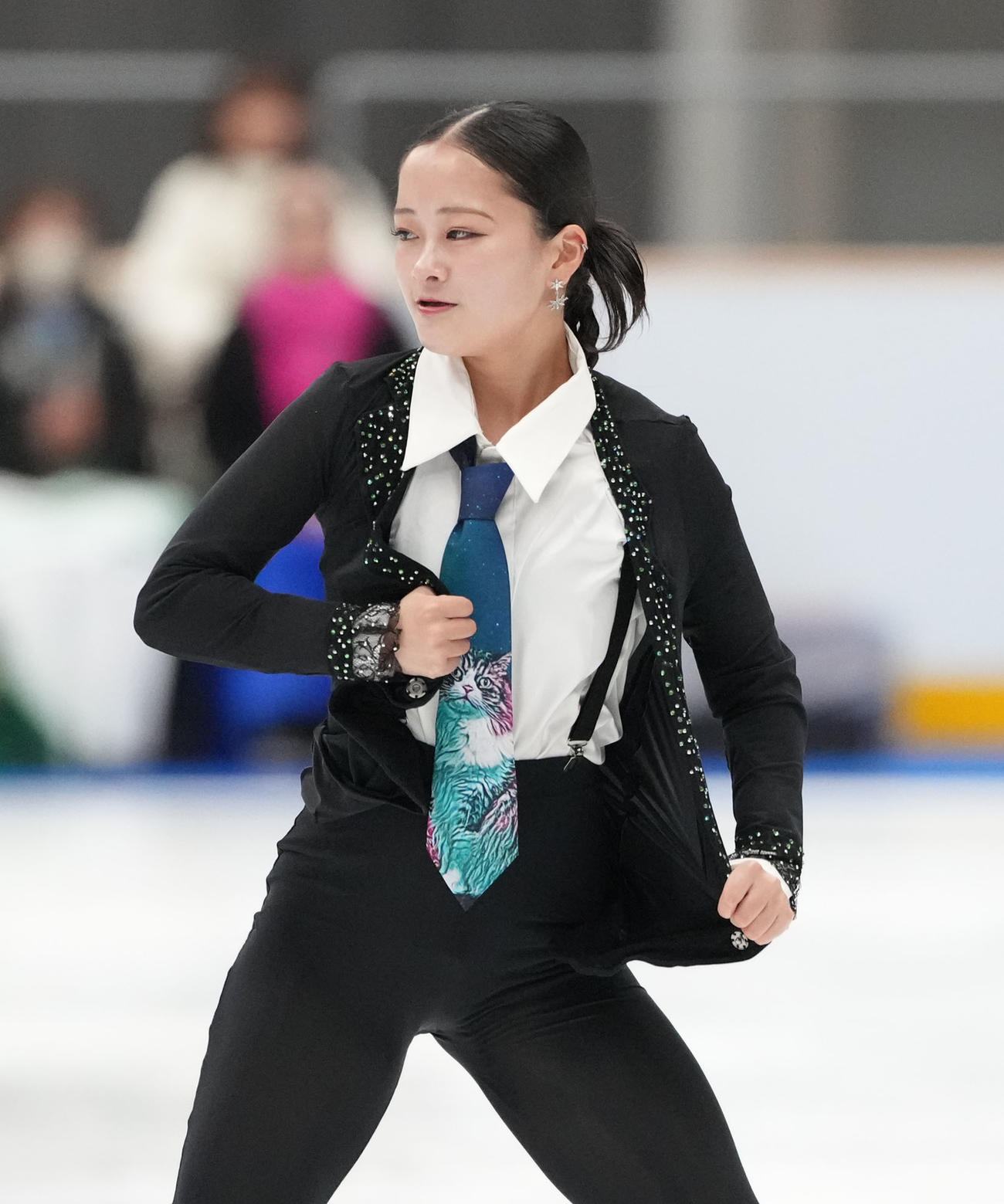 華麗な演技を披露する渡辺（撮影・森本幸一）