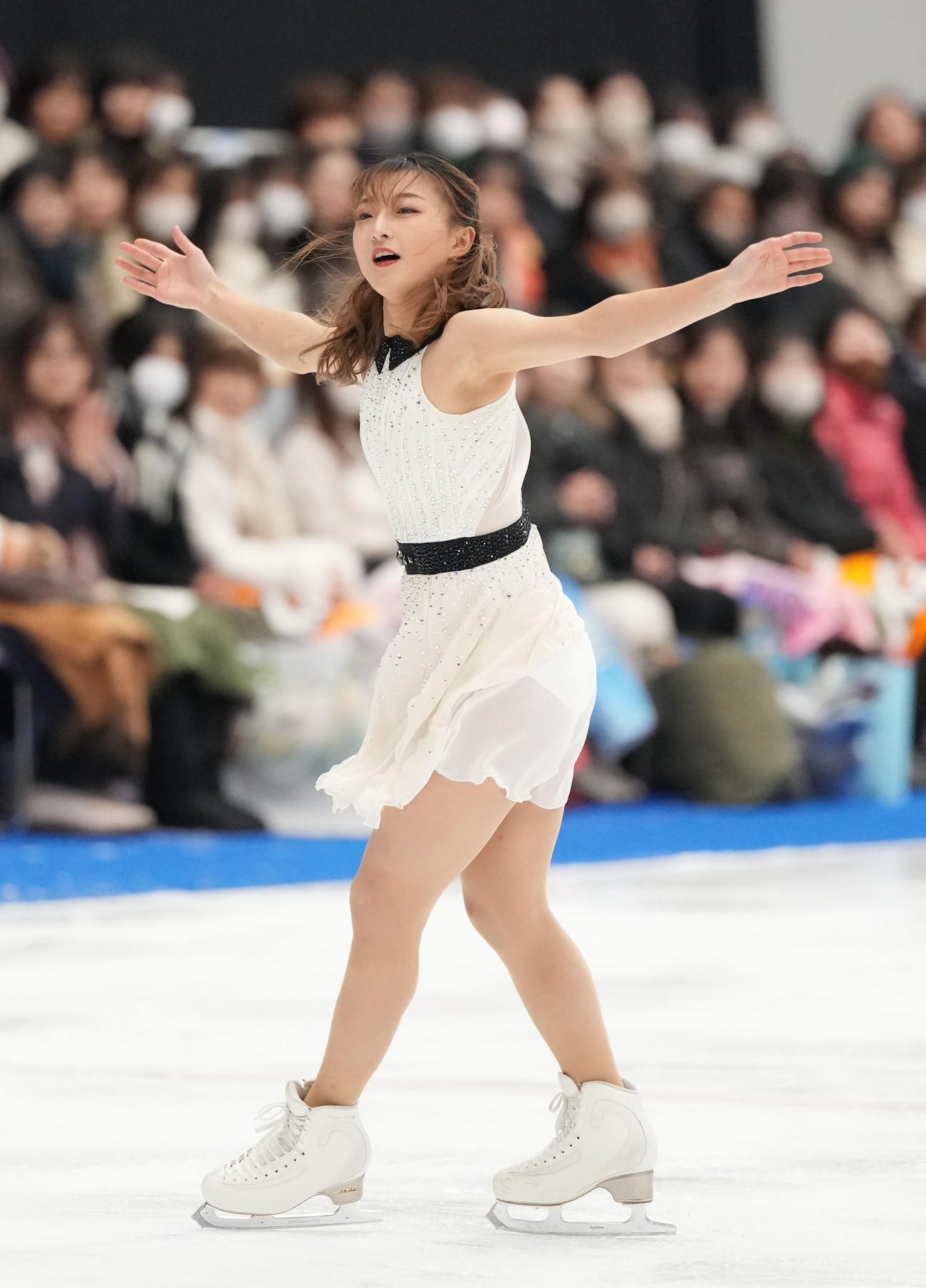 華麗な演技を披露する坂本（撮影・森本幸一）