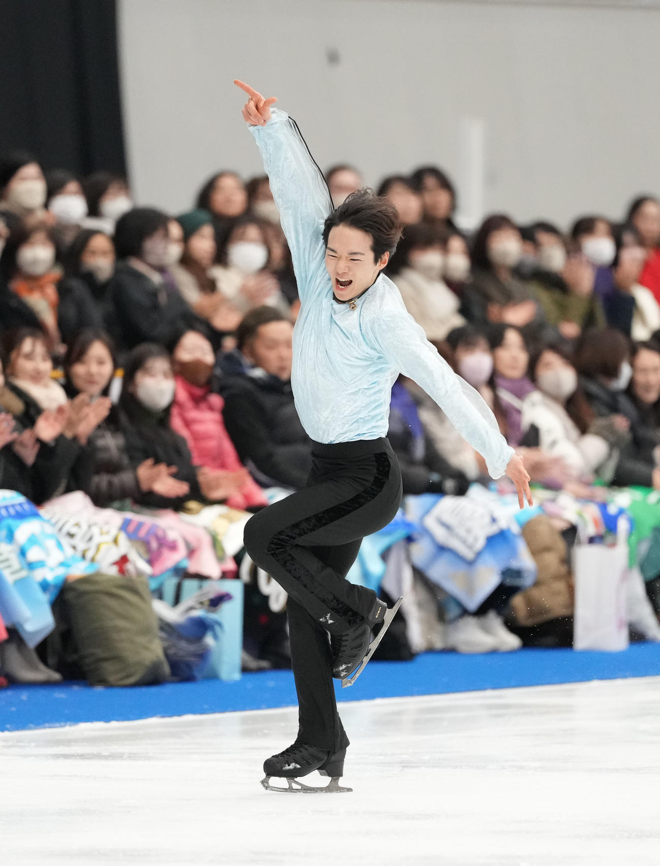 華麗な演技を披露する鍵山（撮影・森本幸一）