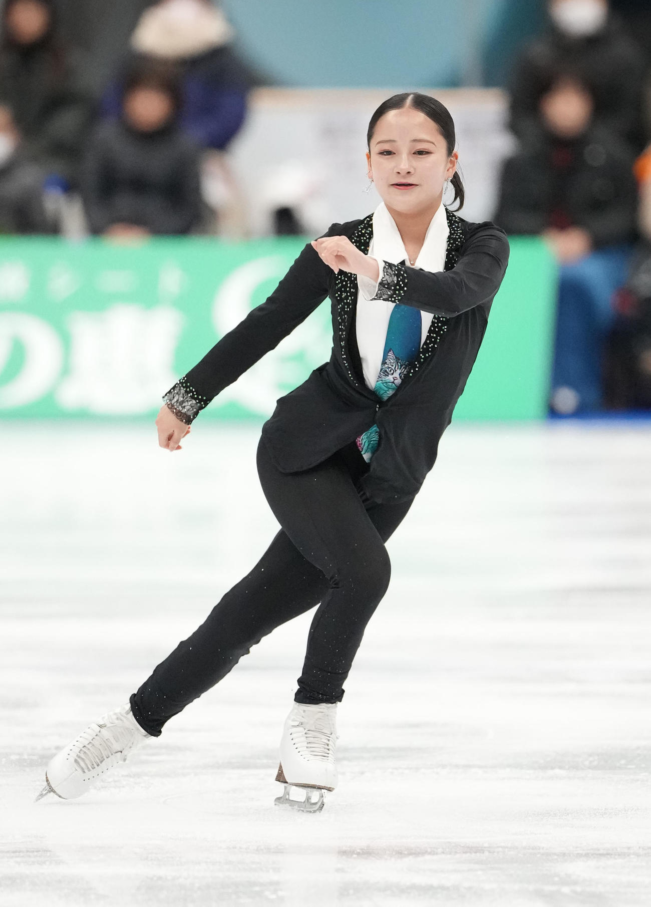 華麗な演技を披露する渡辺（撮影・森本幸一）