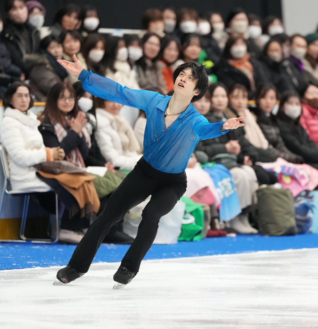 華麗な演技を披露する山本（撮影・森本幸一）
