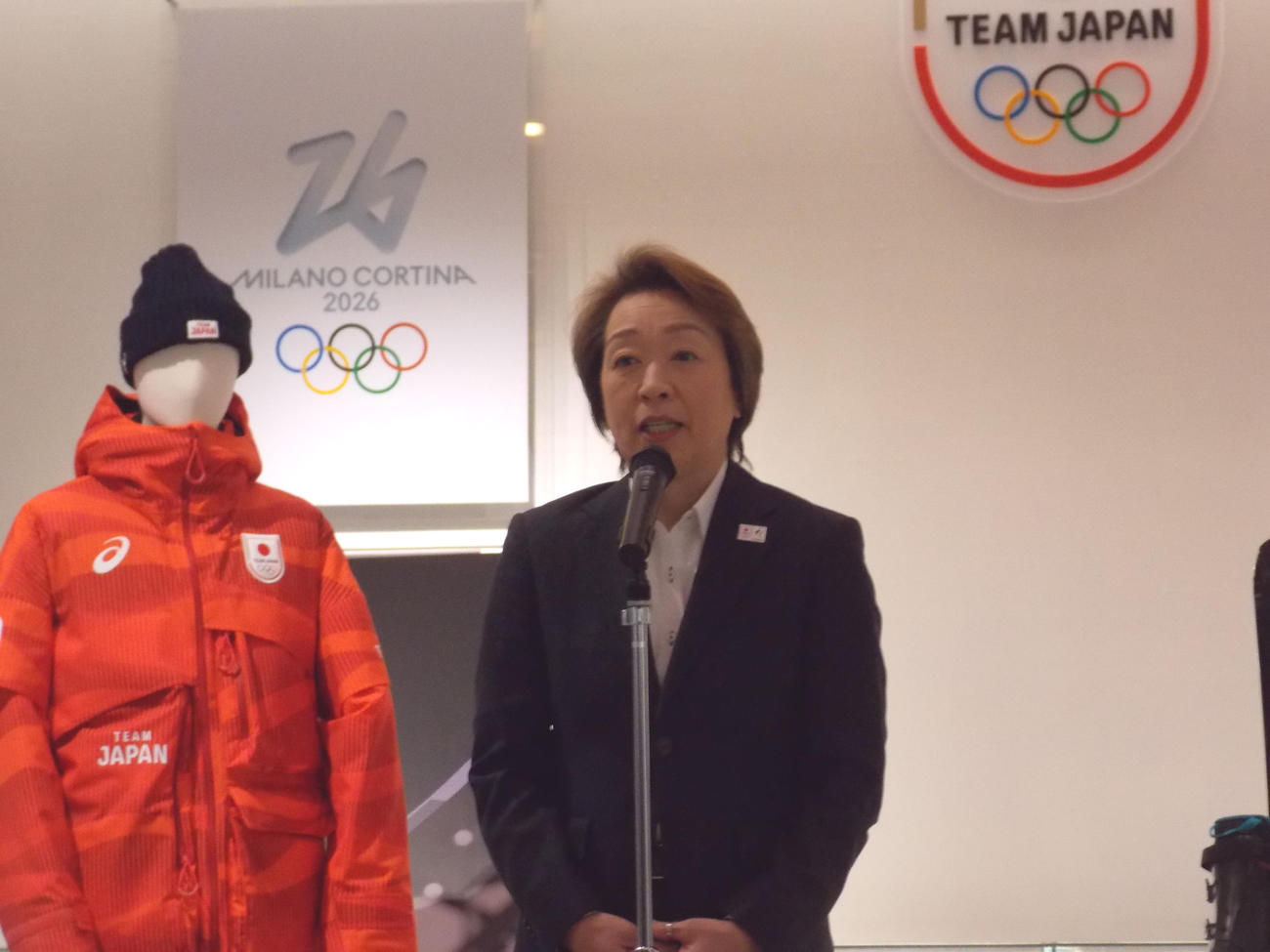 日本オリンピック委員会（JOC）の仕事始めにあいさつした橋本聖子会長（撮影・松本航）