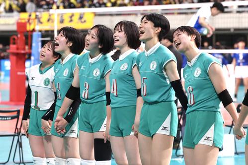 福岡女学院対文京学院大女　勝利を喜ぶ文京学院大女の選手たち（撮影・宮地輝）