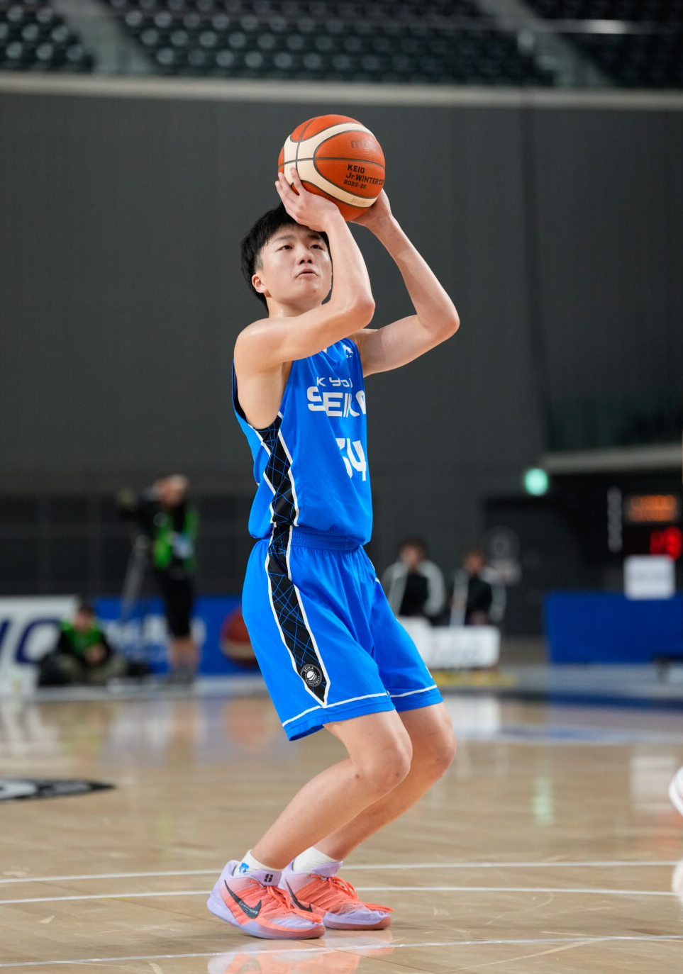 立川ダイスU15対京都精華学園中　第2Q、フリースローを放つ京都精華学園中・井上（撮影・小島史椰）