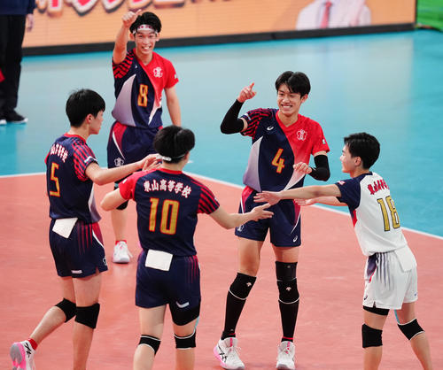 高校バレー】東山、高橋藍擁した20年以来の決勝進出 エース岩田怜緯