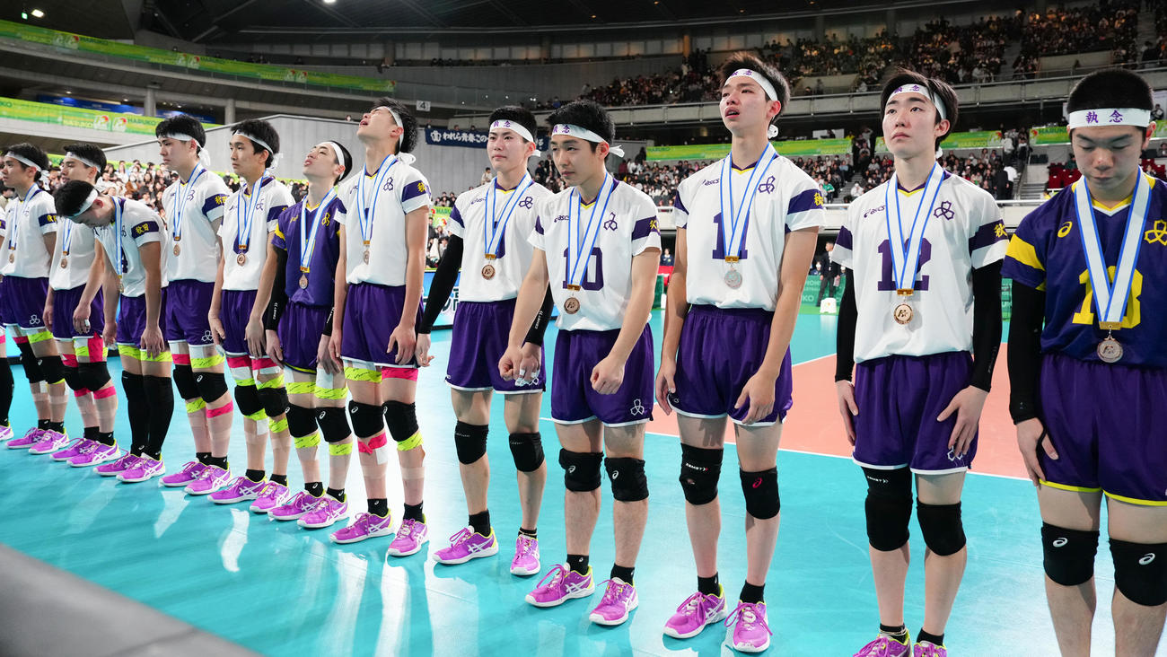 雄物川対東山　東山に敗れ決勝進出を逃し、肩を落とす雄物川の選手たち（撮影・鈴木みどり）