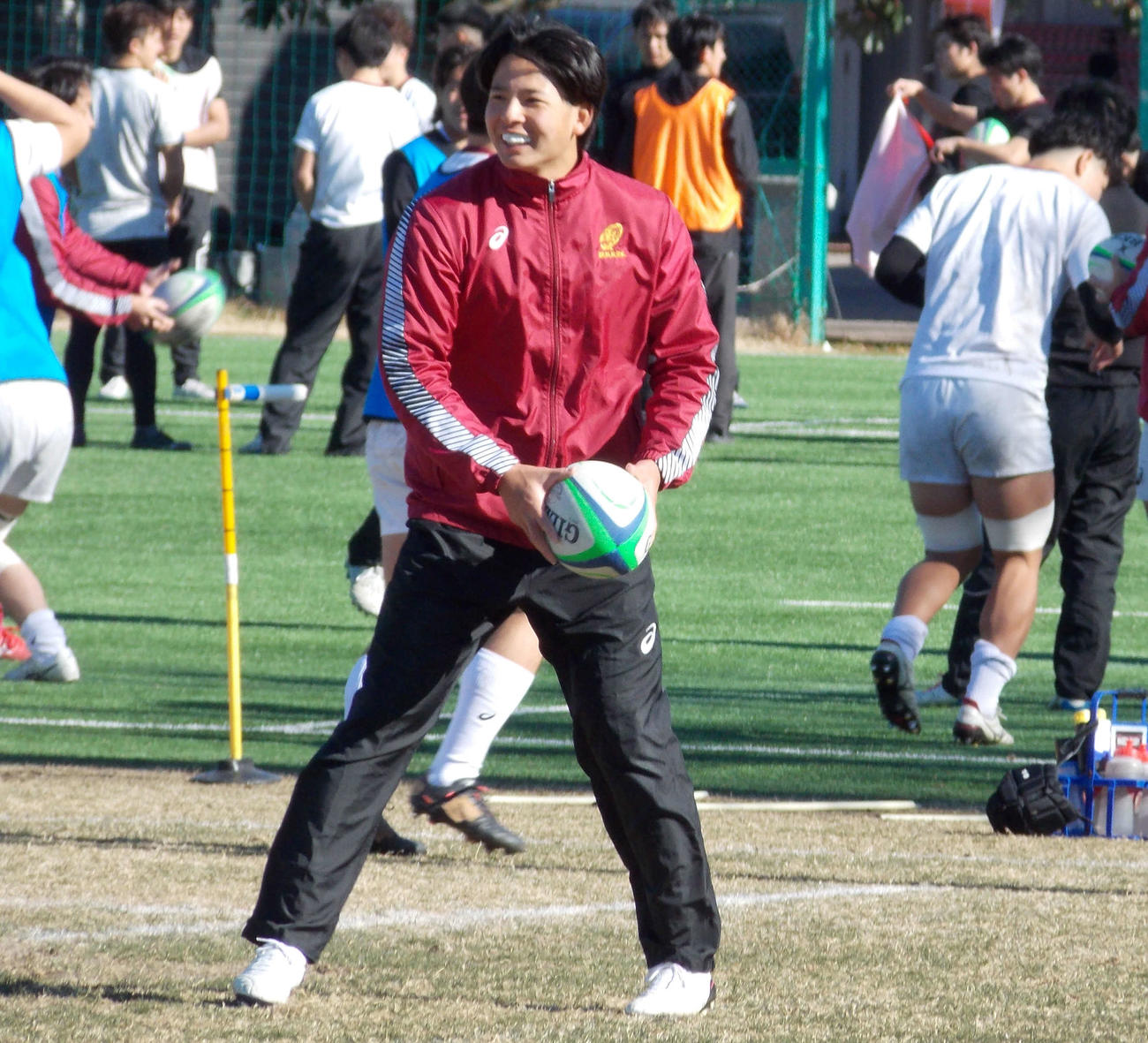 全国大学選手権決勝の前日練習で汗を流す早大SO服部亮太（撮影・松本航）