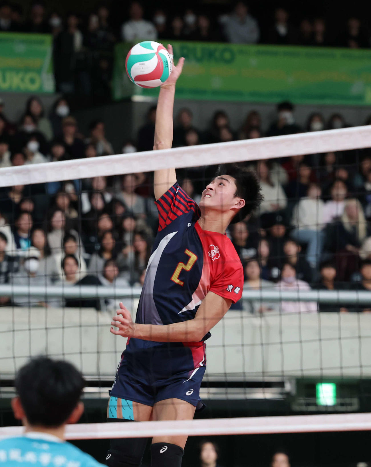 東山対清風　第4セット、スパイクを放つ東山・斎藤（撮影・増田悦実）