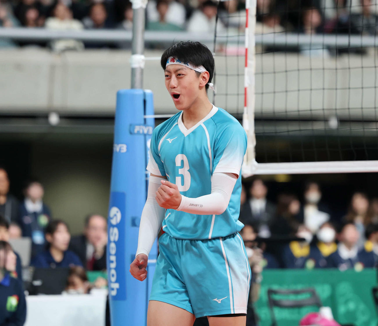 東山対清風　第2セット、得点し喜ぶ清風・田原（撮影・増田悦実）