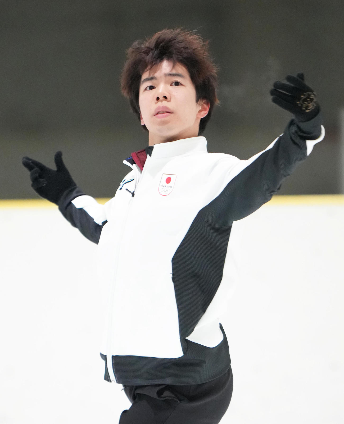 練習を公開した佐藤（撮影・足立雅史）