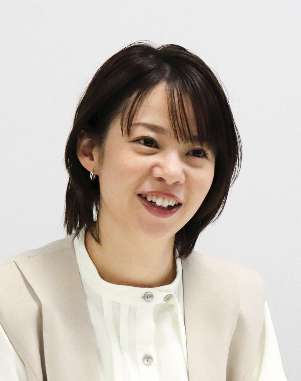 妹の美帆さんらスピードスケート日本代表へのエールを送る高木菜那さん（共同）