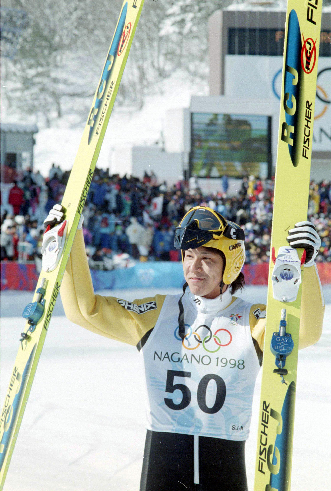 長野五輪のノーマルヒル1本目で87メートル50を跳びまずまずの表情を見せる葛西紀明（1998年2月）