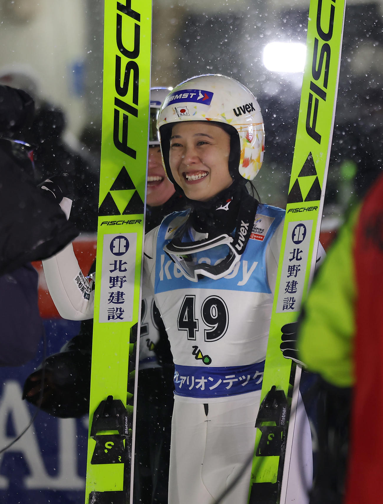 優勝が決まりガッツポーズする丸山（撮影・前田充）
